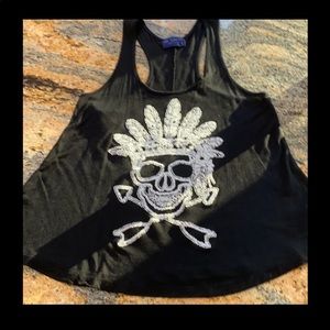 THE CLAS-SIC TANK. SIZE M. Beaded Indian Skull 25” long.